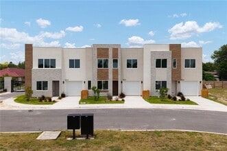 Building Photo - 1202 N Lincoln Ave