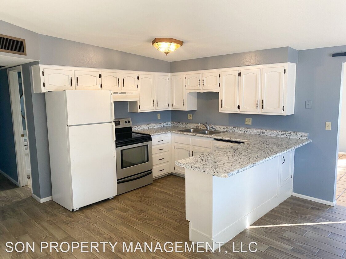 Foto principal - 3 br, 2 bath House - 2845 E. Presidio Rd