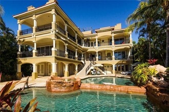 Building Photo - 232 Bayshore Dr