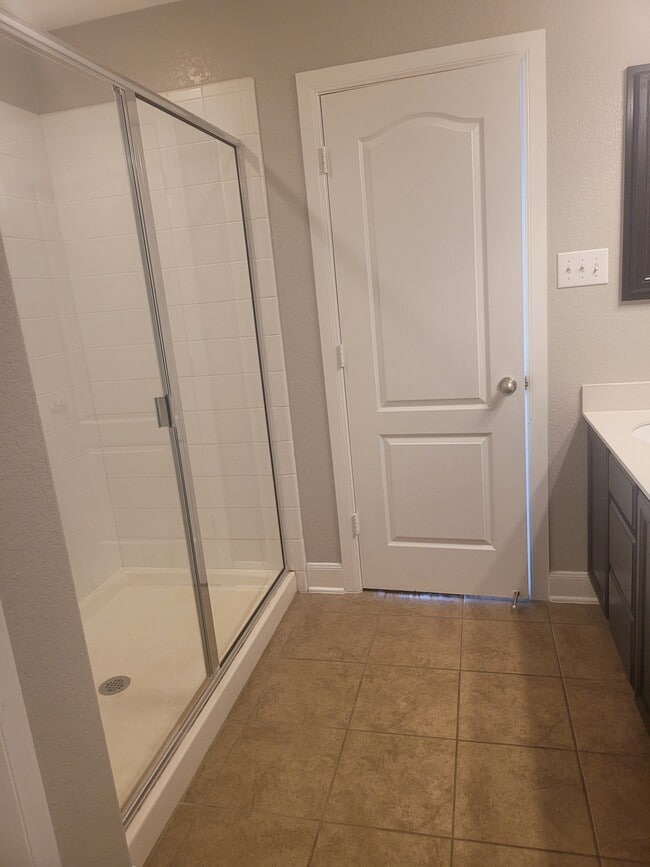 Master Bathroom - 2502 Villa Rufina