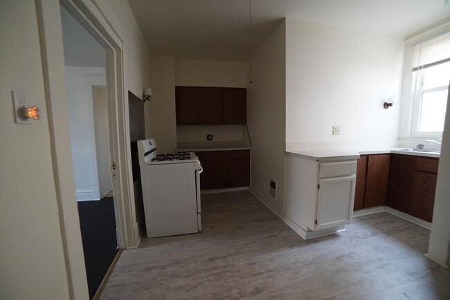 Building Photo - 1501 Mahoning Ave