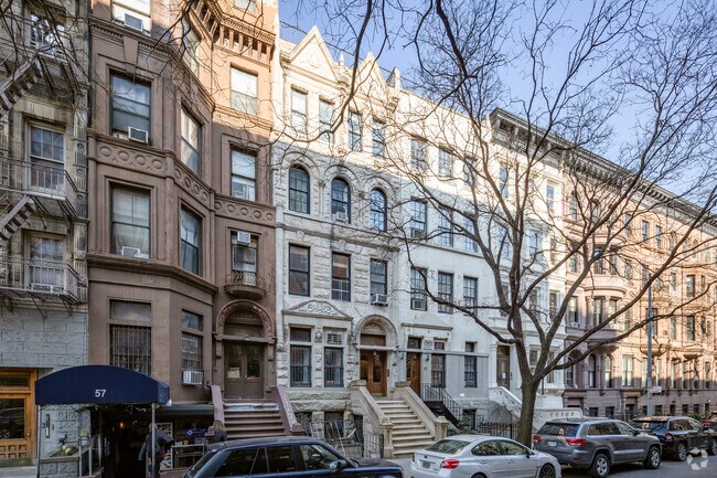 Building Photo - 55 W 76th St