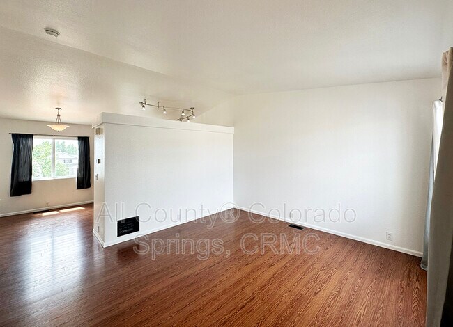 Building Photo - 5942 Vallecito Dr