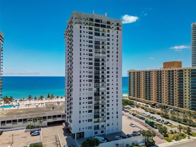 Foto del edificio - 2401 S Ocean Dr