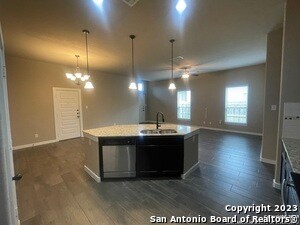 Building Photo - 2228 Avery Village