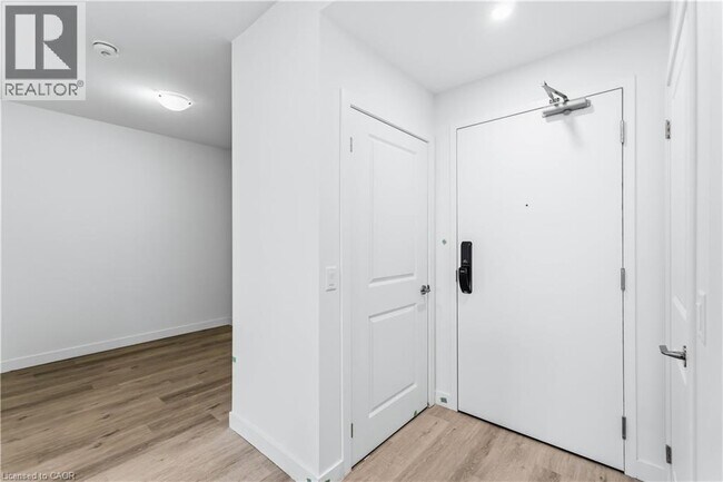 Photo du bâtiment - 461 Green Rd