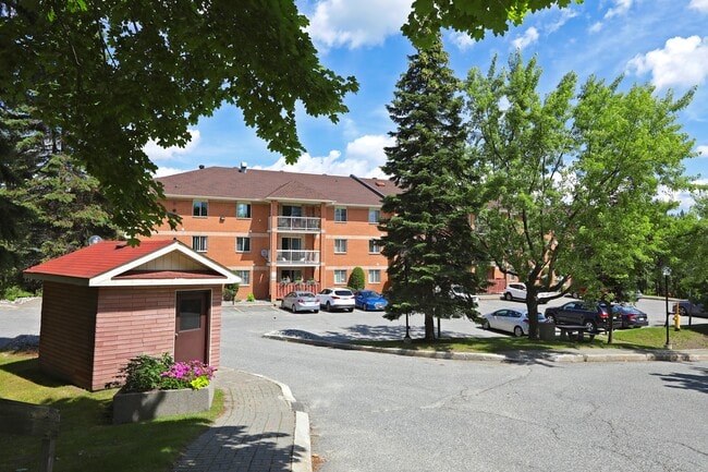 Building Photo - Greenvale Village Building A