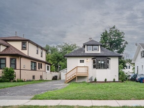 Building Photo - 523 S Monterey Ave