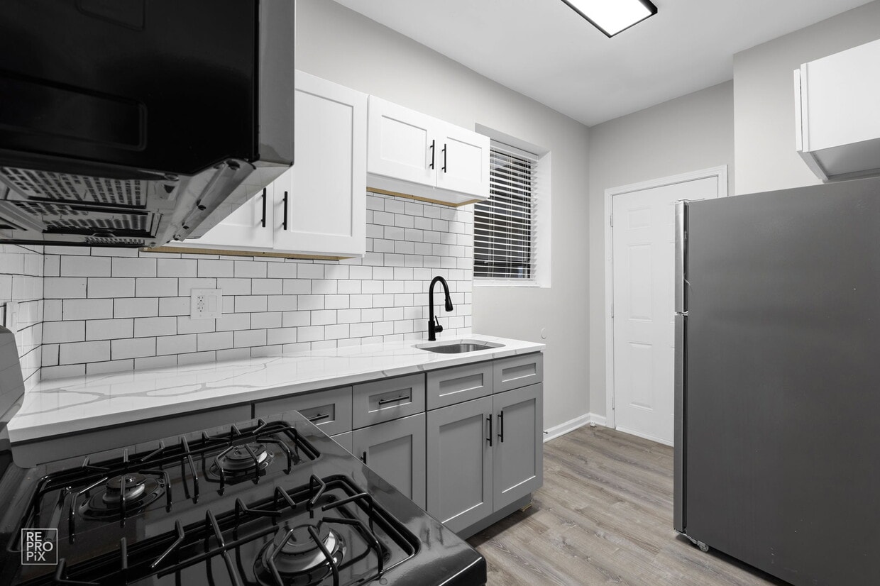 Foto principal - 6101 S Langley