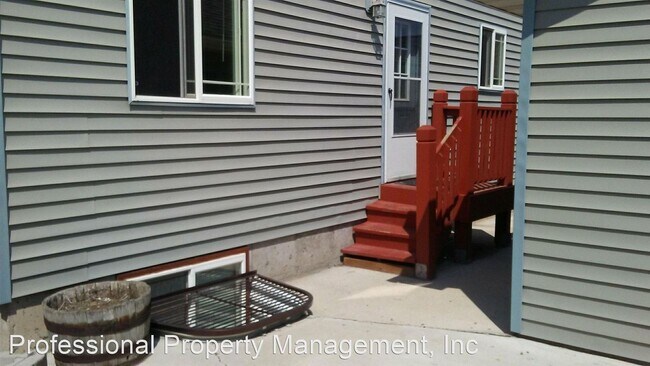 Building Photo - 4 br, 2.5 bath House - 1330 Linnea Ln