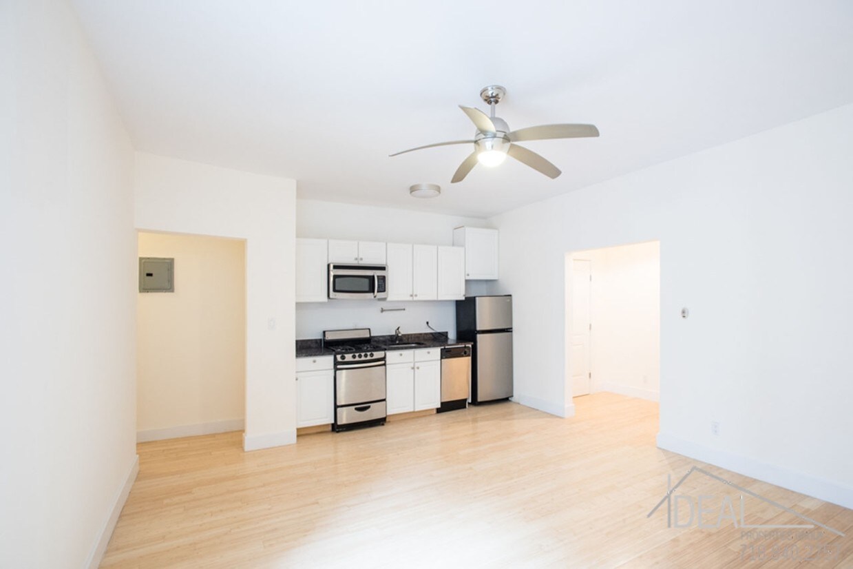 Primary Photo - 13 Caton Pl