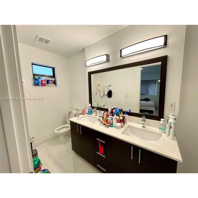 Foto del edificio - 2957 NW 45th St