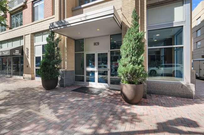 Foto del edificio - 1020 N Highland St