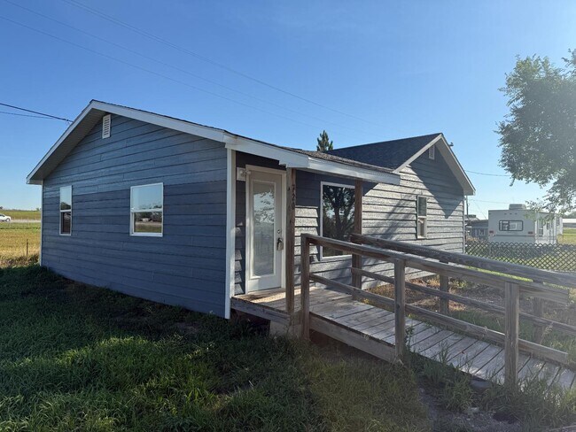 Foto del edificio - 720 Box Elder Rd W