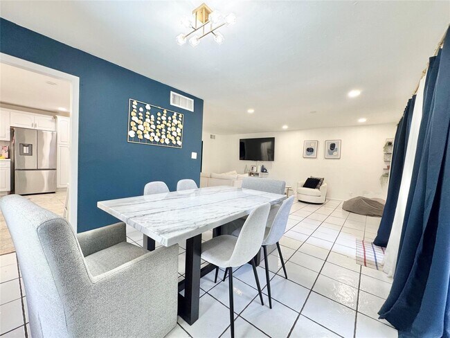 Foto del edificio - 3424 Spring Bluff Pl