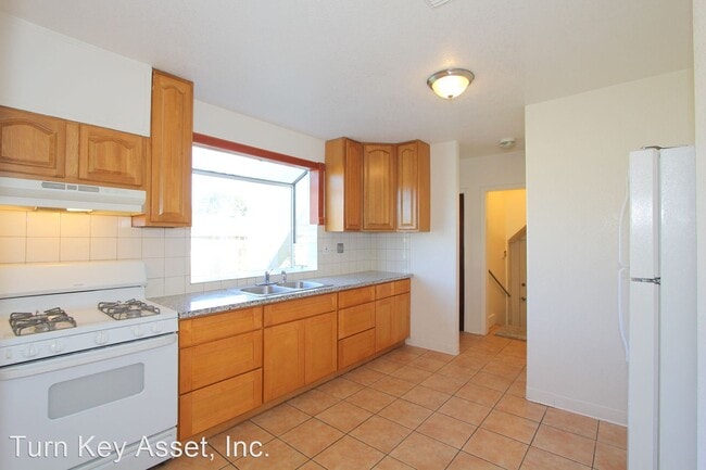 Building Photo - 3 br, 2.5 bath House - 3292 38th Ave