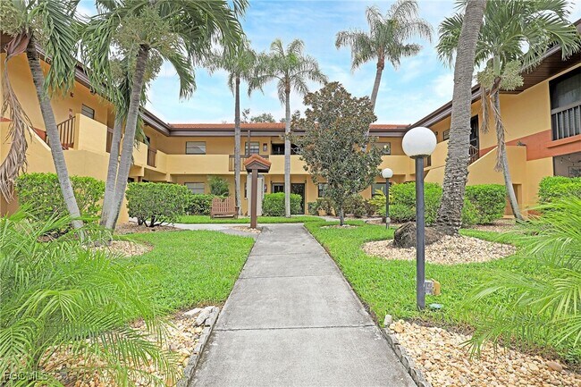 Foto del edificio - 6120 Whiskey Creek Dr