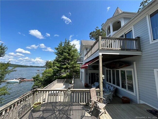 Foto del edificio - 259 E Shore Rd