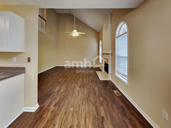 Building Photo - 5705 Wandering Vine Trl SE