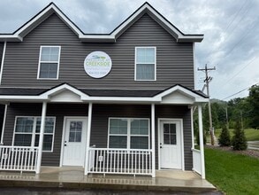 Building Photo - 6290 Davis Creek Rd