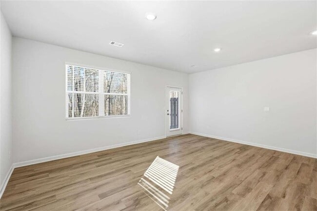 Building Photo - 5971 Skylar Dr