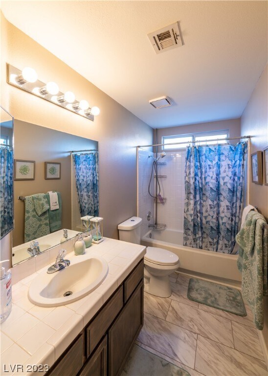 Foto del edificio - 131 E Tamarack Dr