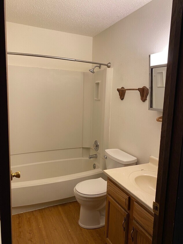 Building Photo - 110 N Holmen Dr