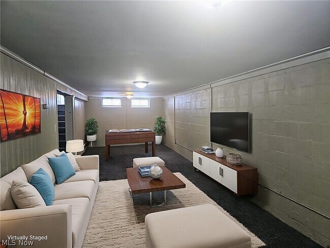 Foto del edificio - 9516 Alexander Rd