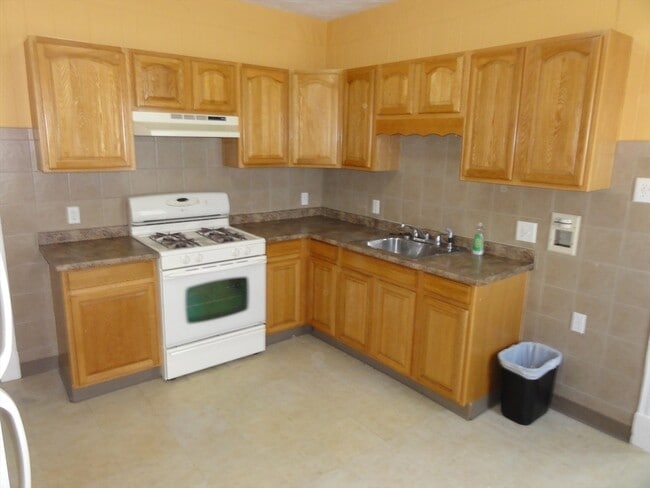 Foto del edificio - 130 Vernal St