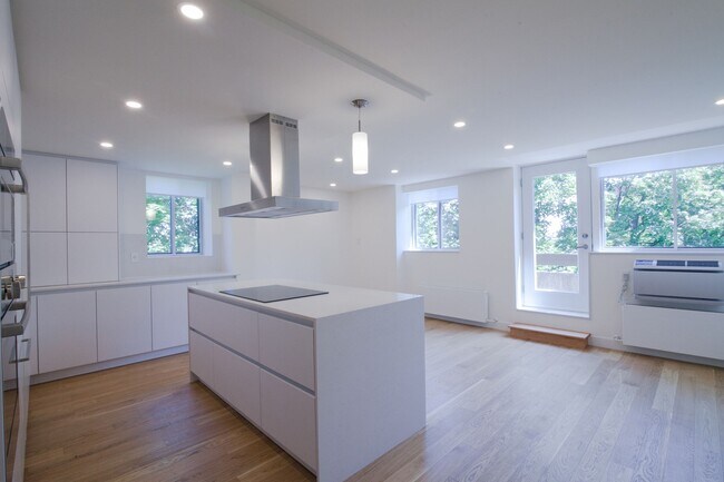 Photo du bâtiment - 4800 Maisonneuve Blvd W