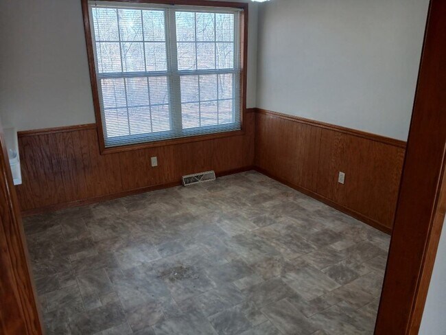 Foto del edificio - 3 bdrm, 2.5 bath, 2 car garage House For Rent