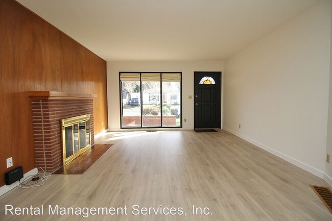 Building Photo - 2 br, 1.5 bath House - 8715 SE 31st Ave
