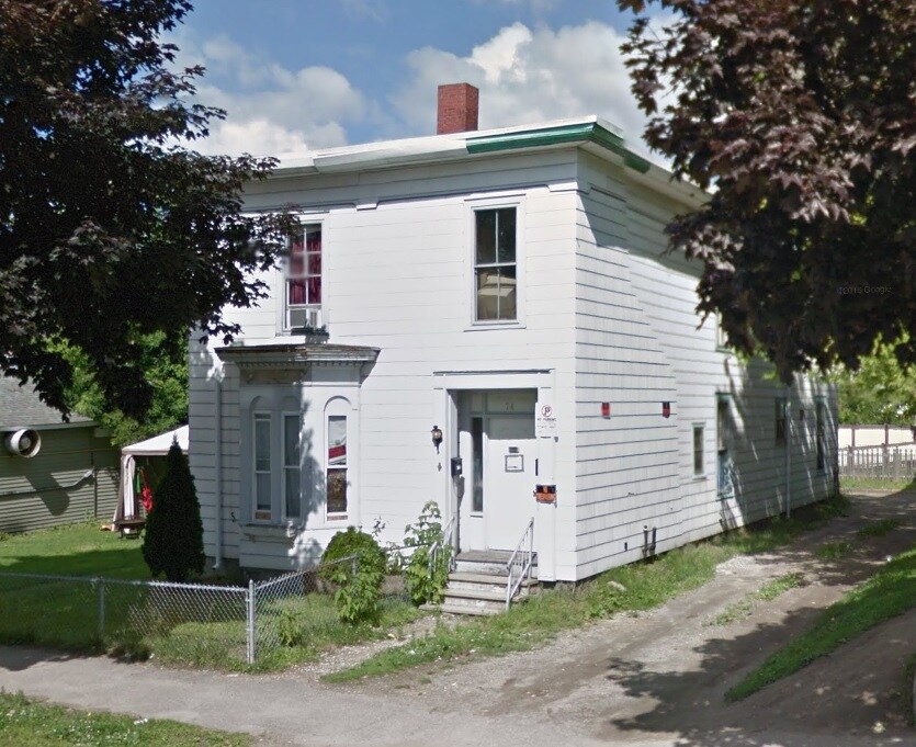 Primary Photo - 72-74 College St