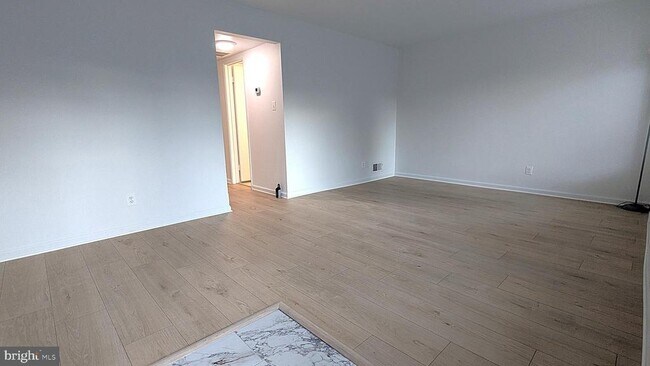 Building Photo - 1667 Westwind Way