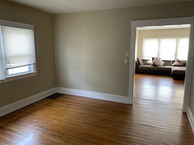 Foto del edificio - 102 Melrose Ave