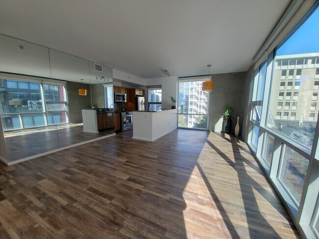 Foto del edificio - 321 10th Ave