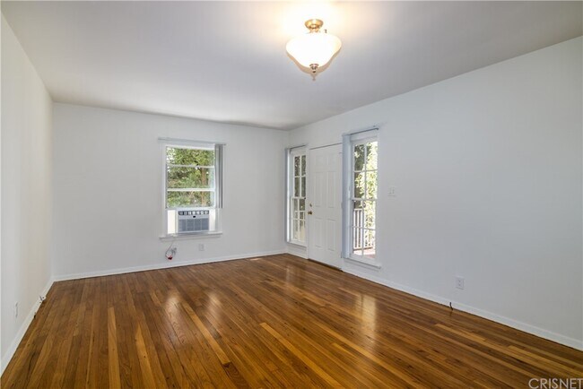 Building Photo - 2334 Keeler St