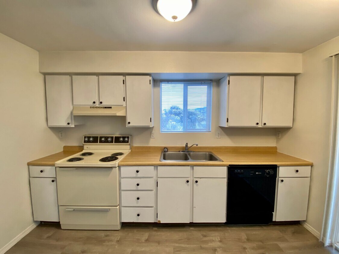 Hard to find 1 bdrm, 1 bath w/ garage! 1.... House Rental in Klamath