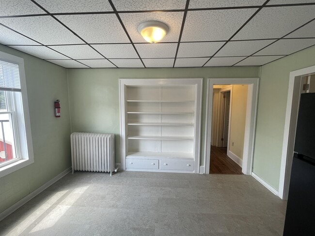 Building Photo - 906 Gompers Ave