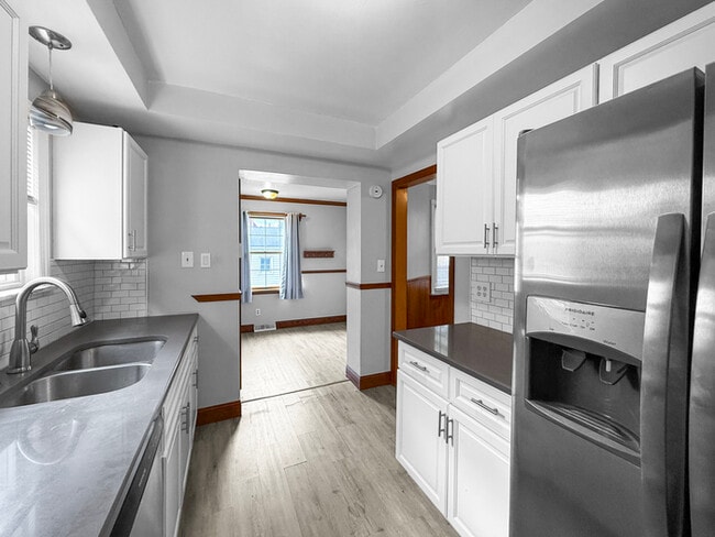 Building Photo - Charming 4 beds 2 baths in South Euclid!