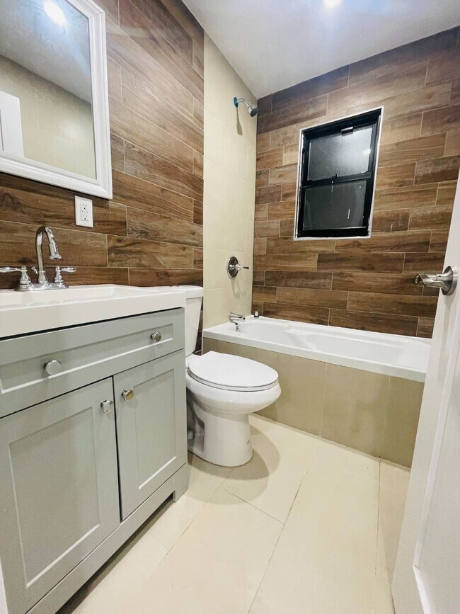 Foto del edificio - 211-30 99th Ave