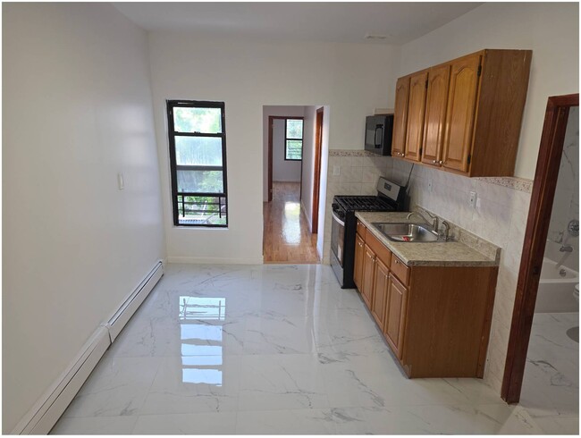 Building Photo - 732 Belmont Ave