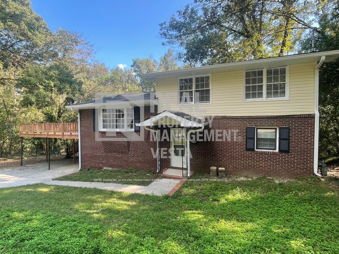 Primary Photo - 2290 Old Holton Rd