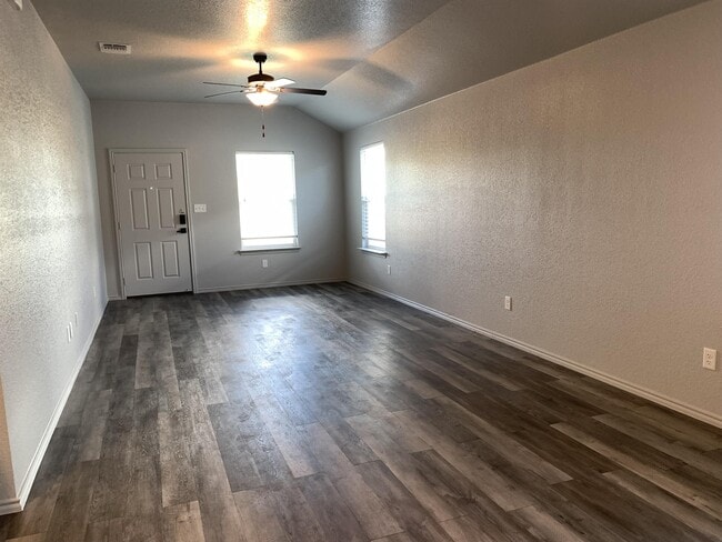 Building Photo - 7519 Guffey Ln