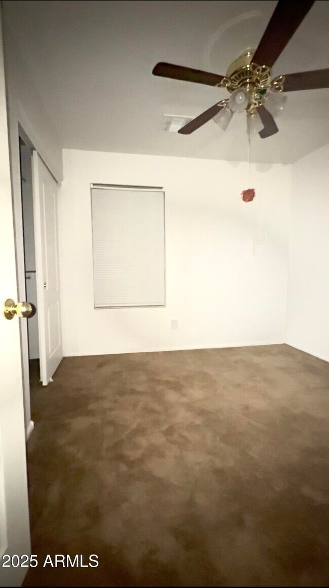 Foto del edificio - 21098 N Alexis Ave