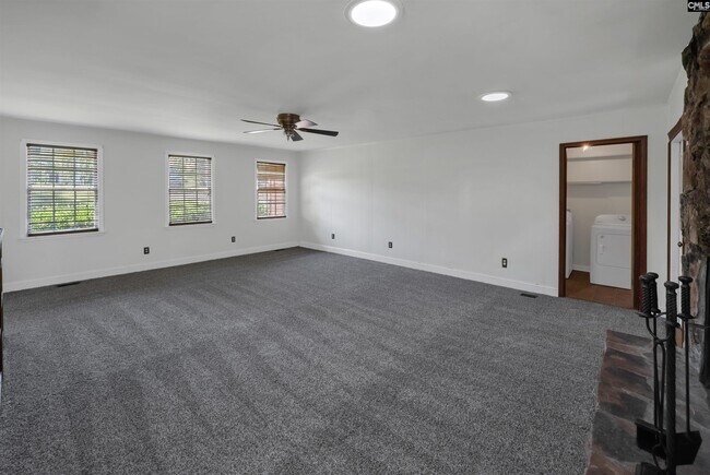 Building Photo - 1405 Parkdale Dr