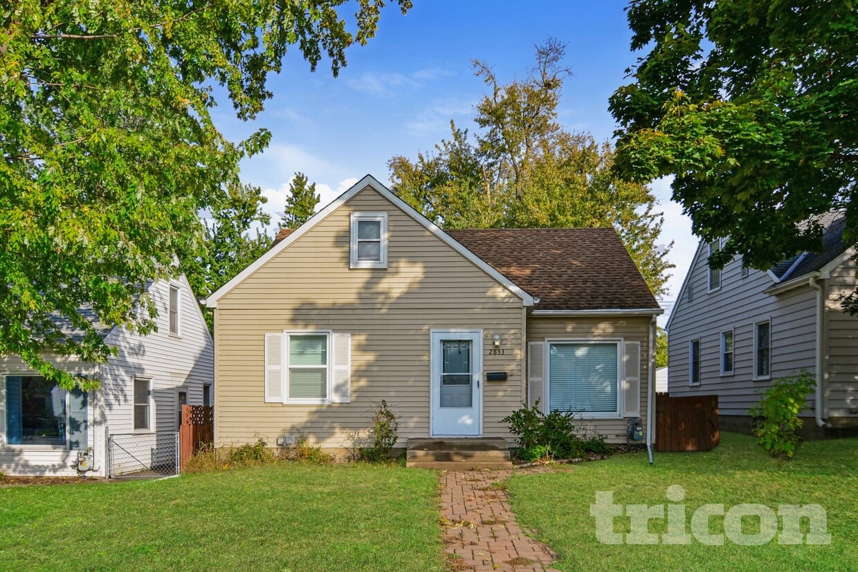 Primary Photo - 2833 Louisiana Ave S