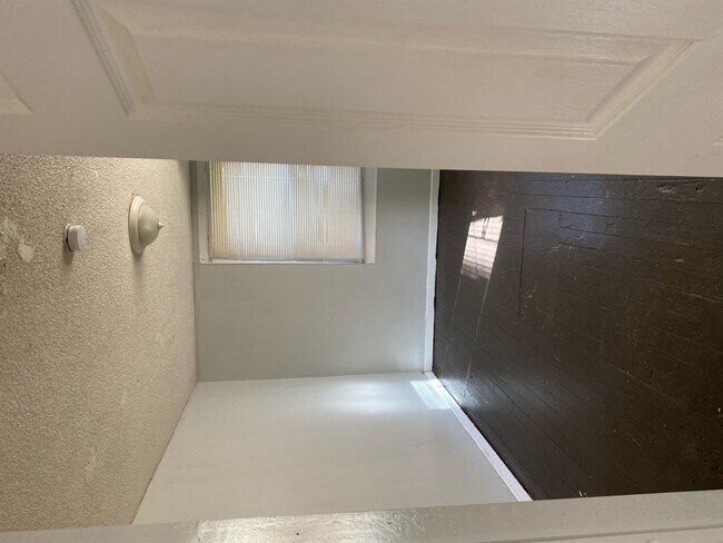 Building Photo - 1234 W 50th St
