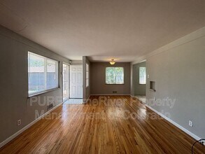 Building Photo - 935 Winona Ct
