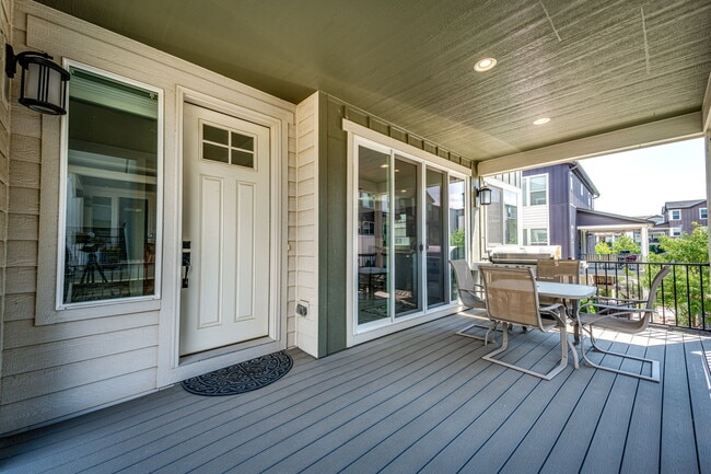 Building Photo - 8881 Southurst St